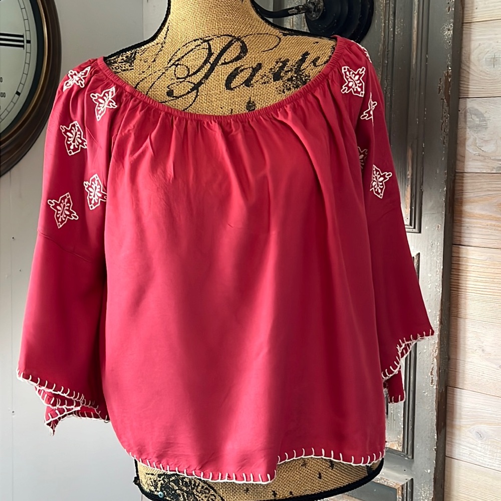 Ariat top. M